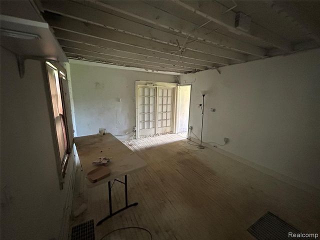 2356 S Dye Road, Flint, MI 48532