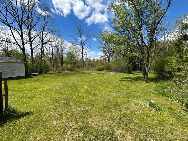 2356 S Dye Road, Flint, MI 48532