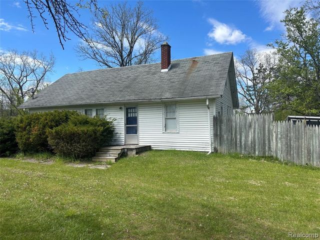 2356 S Dye Road, Flint, MI 48532