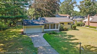 1445 Mariposa Drive, Wixom, MI 48393