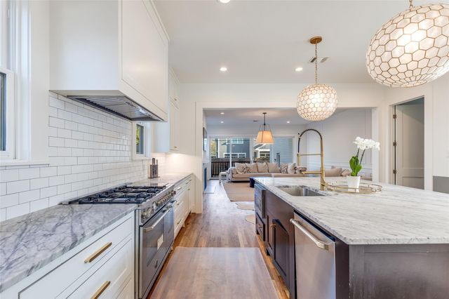 709 E 13th Street, Houston, TX 77008