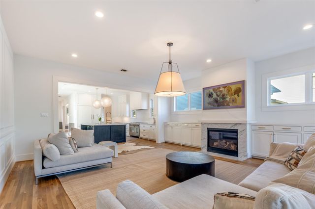 709 E 13th Street, Houston, TX 77008