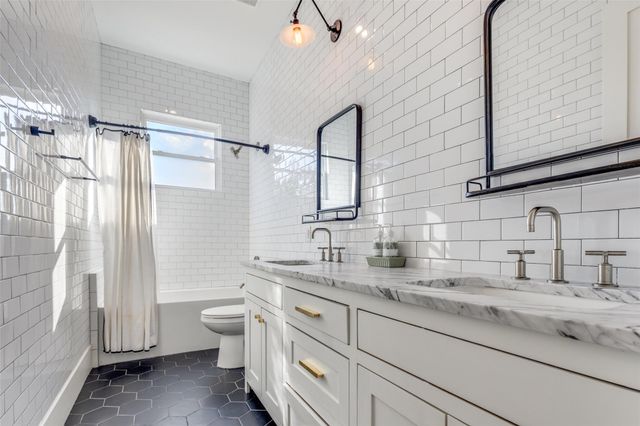 709 E 13th Street, Houston, TX 77008