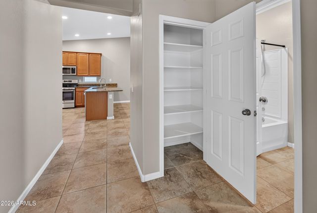 36877 N YELLOWSTONE Drive, San Tan Valley, AZ 85140