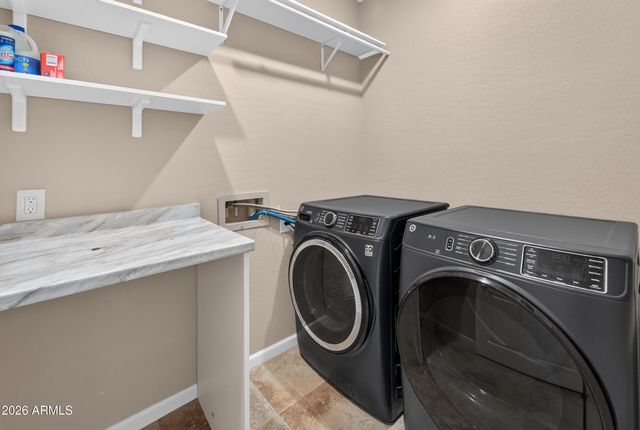 36877 N YELLOWSTONE Drive, San Tan Valley, AZ 85140