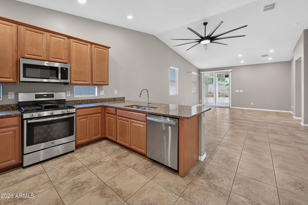 36877 N YELLOWSTONE Drive, San Tan Valley, AZ 85140 — photo 5