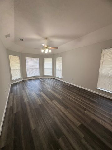 4510 Kensington Court, Grand Prairie, TX 75052