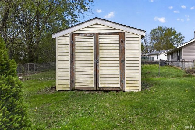 433 S Tulip Tree Court, Ellettsville, IN 47429