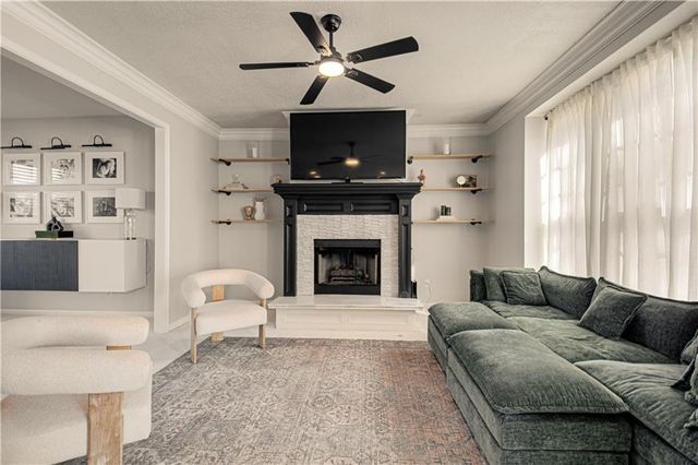 15729 Maple Street, Overland Park, KS 66223