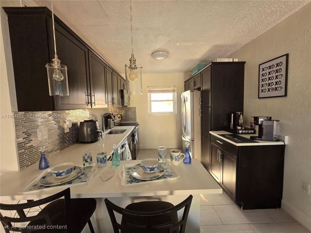 4061 N Dixie Hwy 30, Oakland Park, FL 33334