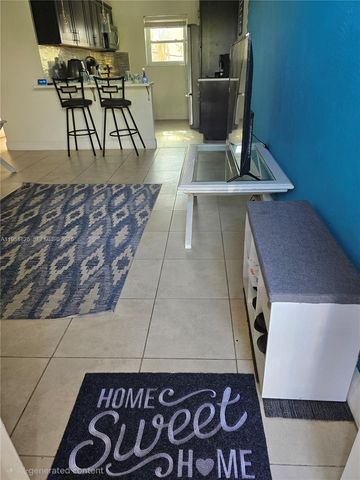 4061 N Dixie Hwy 30, Oakland Park, FL 33334