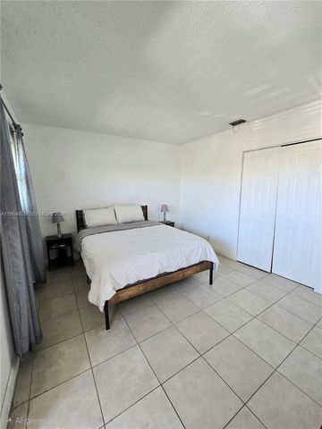 4061 N Dixie Hwy 30, Oakland Park, FL 33334