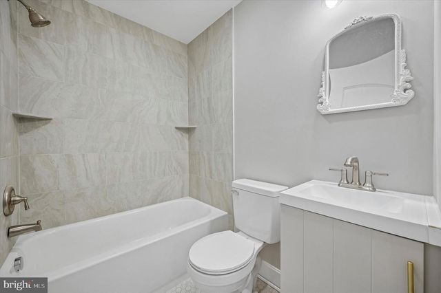 174 GAY ST, Philadelphia, PA 19127