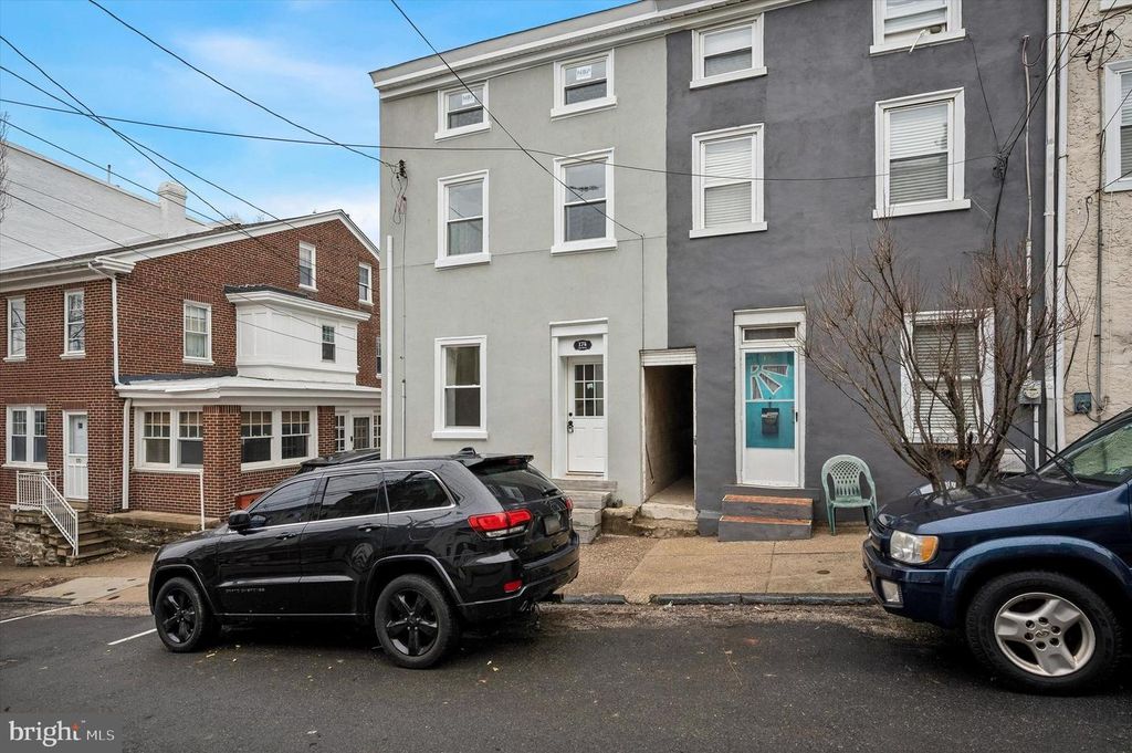174 GAY ST, Philadelphia, PA 19127