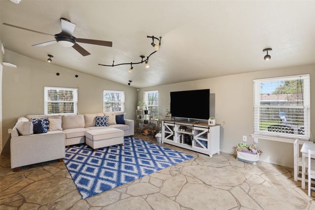 1404 Mimosa Street, Cleburne, TX 76033