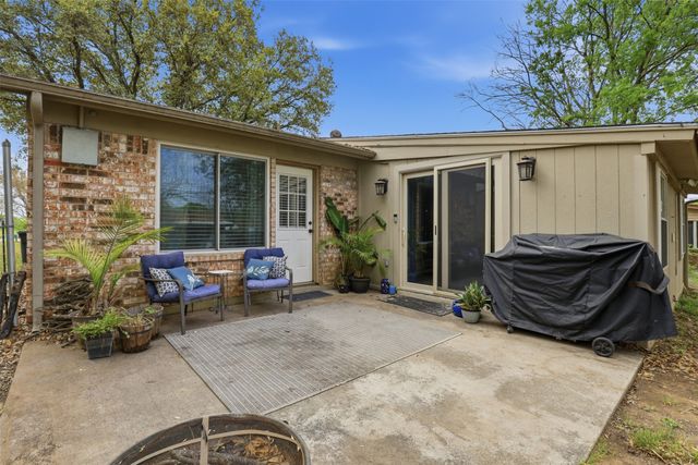 1404 Mimosa Street, Cleburne, TX 76033