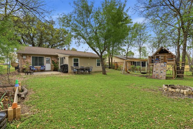 1404 Mimosa Street, Cleburne, TX 76033
