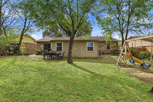 1404 Mimosa Street, Cleburne, TX 76033