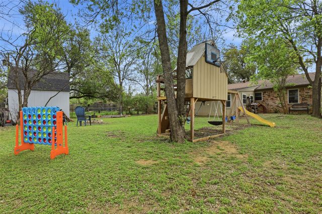 1404 Mimosa Street, Cleburne, TX 76033
