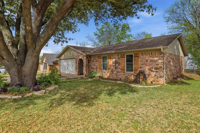 1404 Mimosa Street, Cleburne, TX 76033