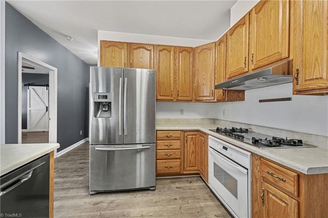 915 Kaye Gibbons Court, Kernersville, NC 27284