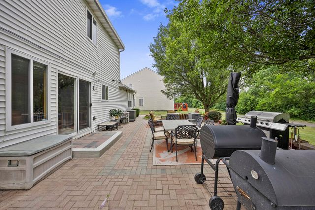 132 Treehouse Road, Matteson, IL 60443