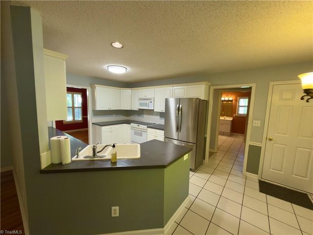 411 Williams Meadow Lane, Winston-salem, NC 27127