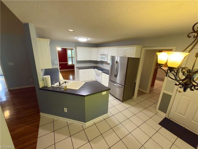 411 Williams Meadow Lane, Winston-salem, NC 27127