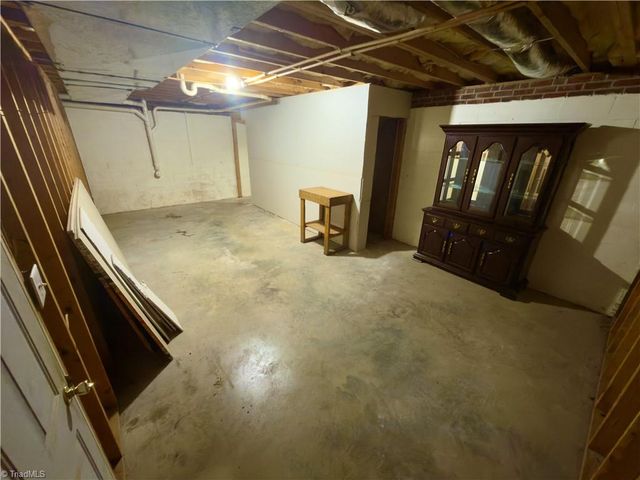 411 Williams Meadow Lane, Winston-salem, NC 27127