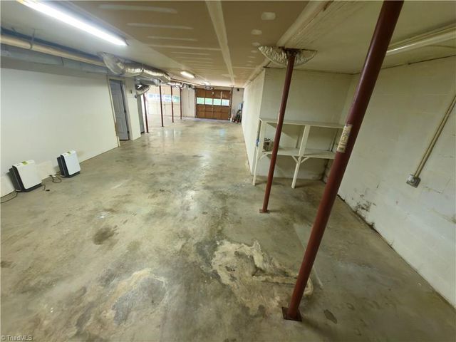 411 Williams Meadow Lane, Winston-salem, NC 27127
