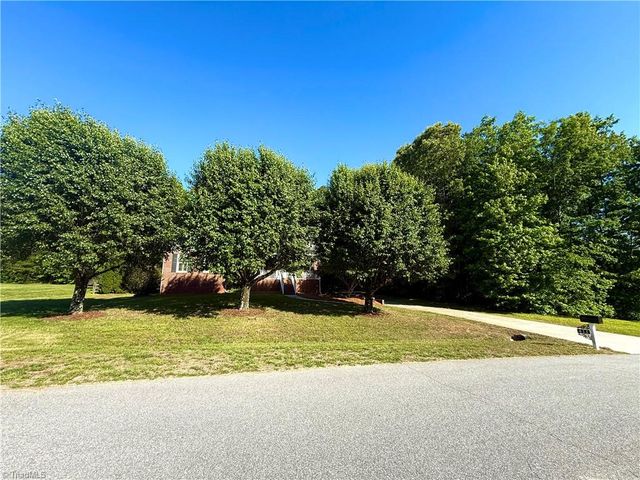 411 Williams Meadow Lane, Winston-salem, NC 27127