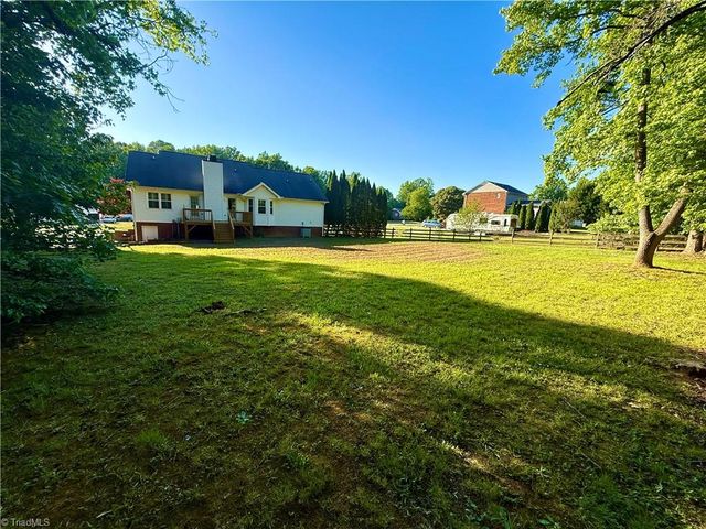 411 Williams Meadow Lane, Winston-salem, NC 27127