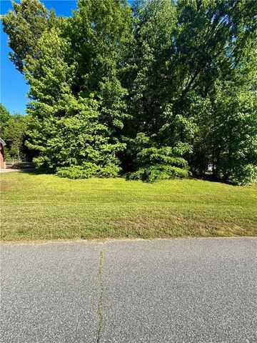 411 Williams Meadow Lane, Winston-salem, NC 27127