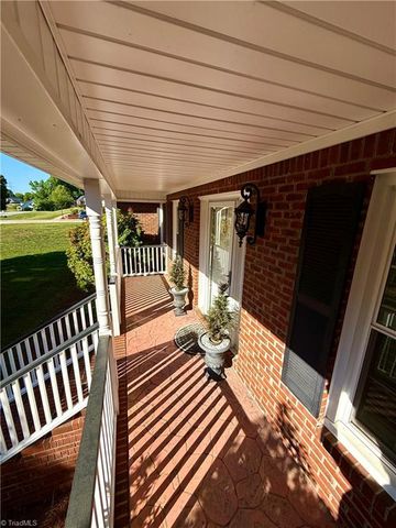 411 Williams Meadow Lane, Winston-salem, NC 27127