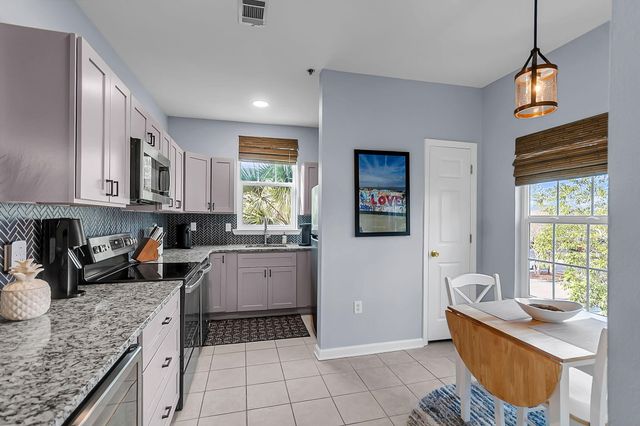 2221 Telfair Way, Charleston, SC 29412