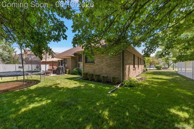 15213 Meerschaert Drive, Macomb, MI 48042