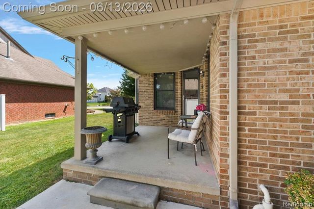 15213 Meerschaert Drive, Macomb, MI 48042