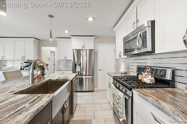15213 Meerschaert Drive, Macomb, MI 48042