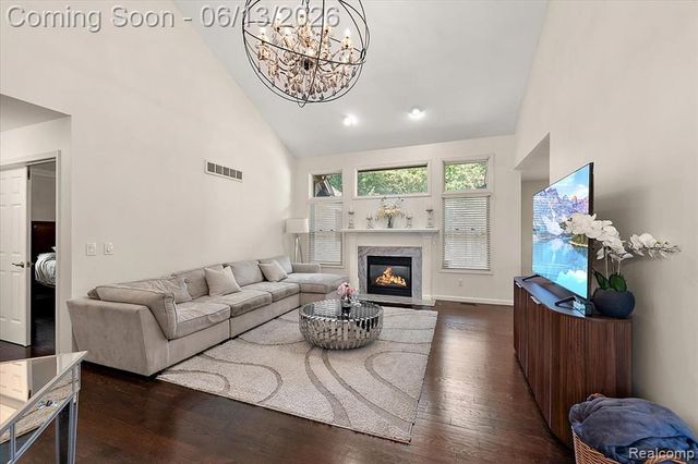 15213 Meerschaert Drive, Macomb, MI 48042