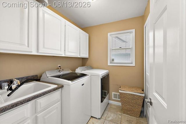 15213 Meerschaert Drive, Macomb, MI 48042