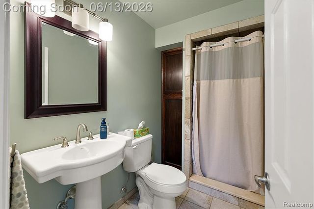 15213 Meerschaert Drive, Macomb, MI 48042