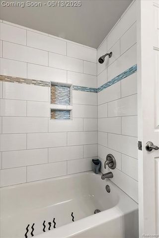 15213 Meerschaert Drive, Macomb, MI 48042