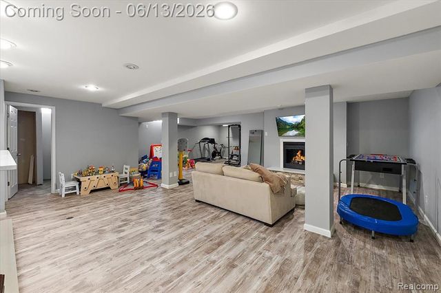 15213 Meerschaert Drive, Macomb, MI 48042