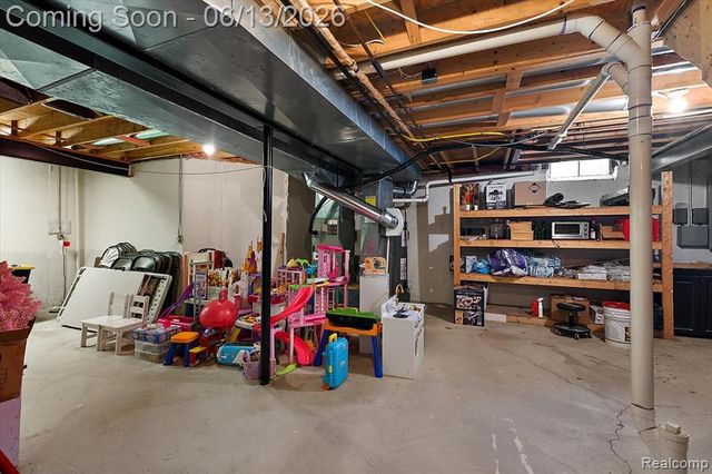 15213 Meerschaert Drive, Macomb, MI 48042
