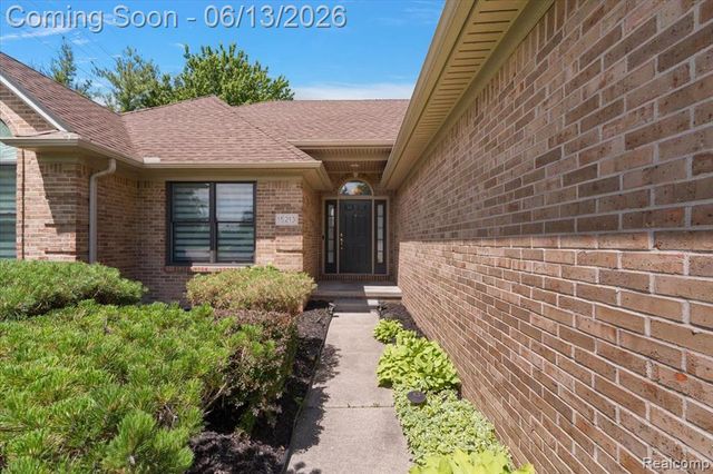 15213 Meerschaert Drive, Macomb, MI 48042