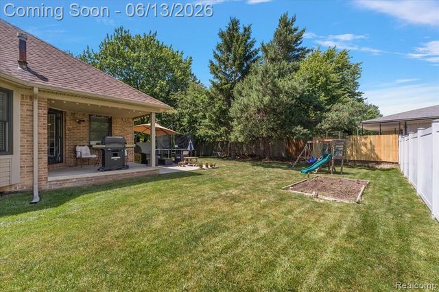 15213 Meerschaert Drive, Macomb, MI 48042