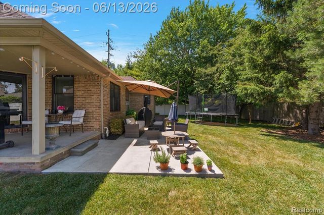 15213 Meerschaert Drive, Macomb, MI 48042