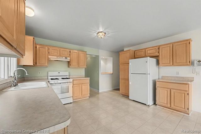 49316 Deerfield Park, Macomb, MI 48044
