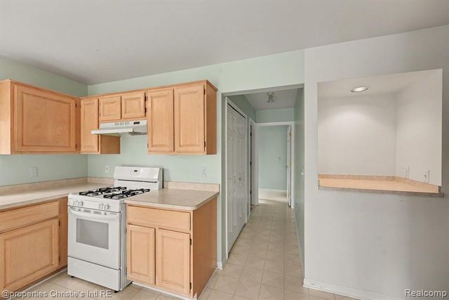 49316 Deerfield Park, Macomb, MI 48044