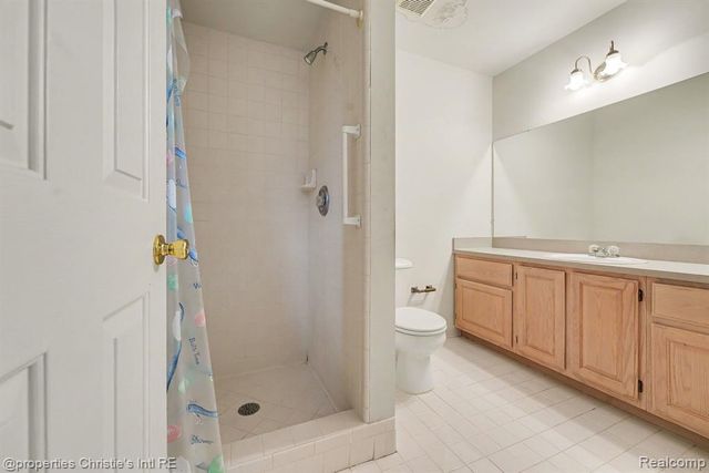 49316 Deerfield Park, Macomb, MI 48044